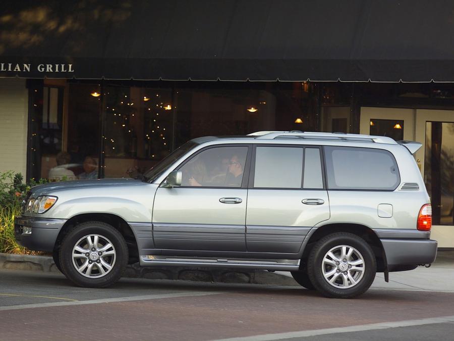  Lexus LX470 2003 года  (фото 3 из 26)